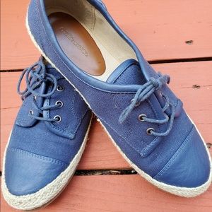 Women’s Blue Flats